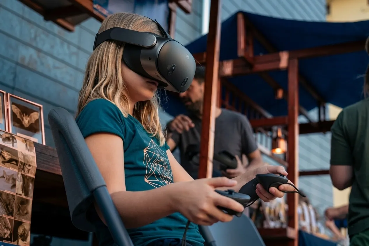 Experiencia Bat Cave — realidad virtual inmersiva de MUMA